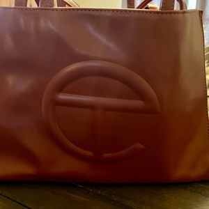 AUTHENTIC TELFAR MEDIUM BAG. COLOR OXBLOOD